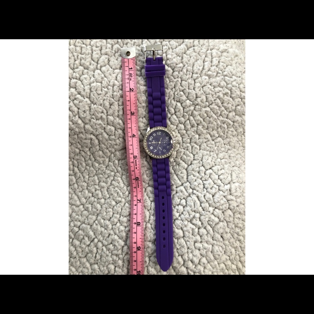 Decorative Watch - Picture 3 of 3
